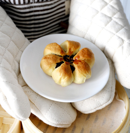 Yika® Pure cotton white heat-resistant oven mitts