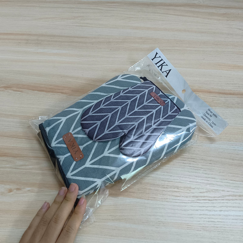 Yika® Thick insulated oven mitts